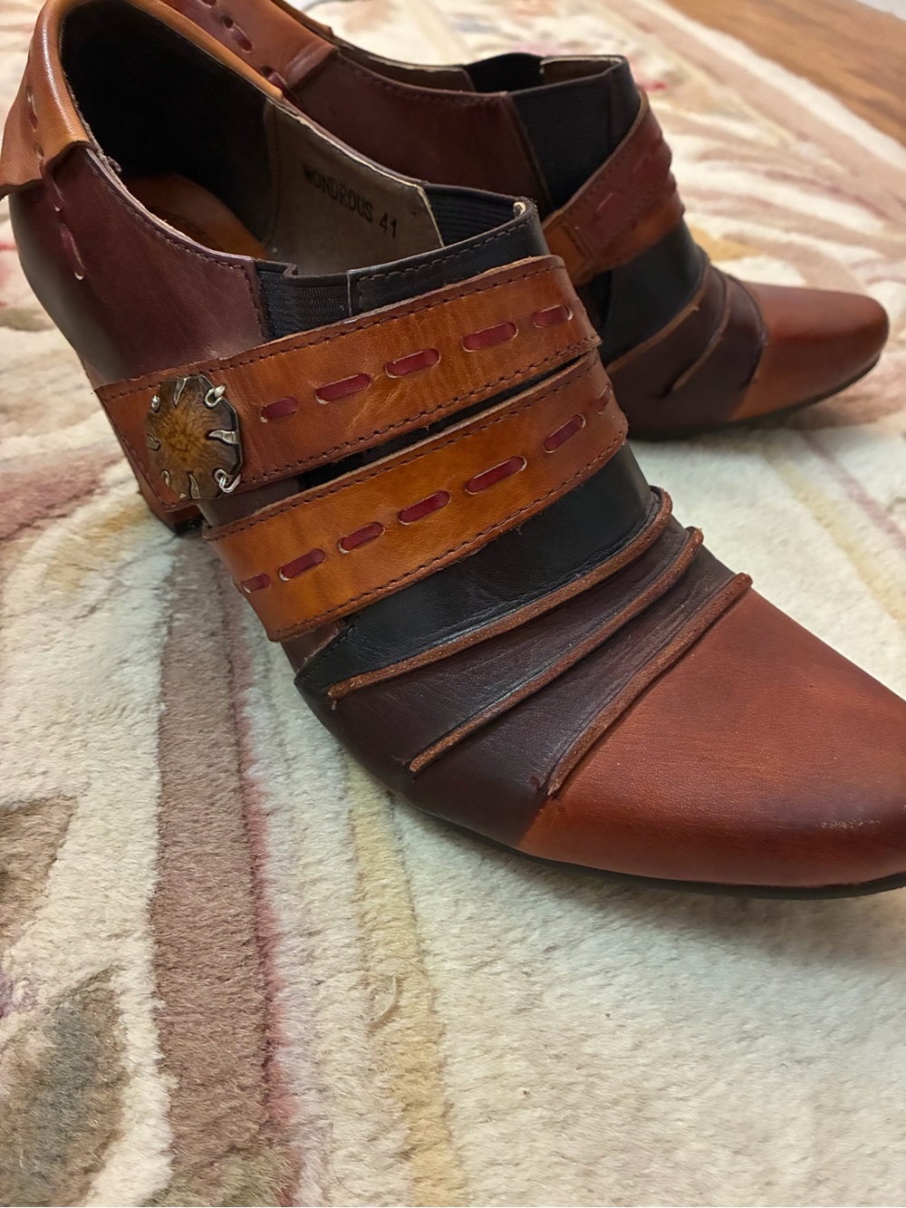 L'ATISTE Two-Tone Brown and Tan Pointed Leather Booties